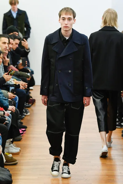Look 50